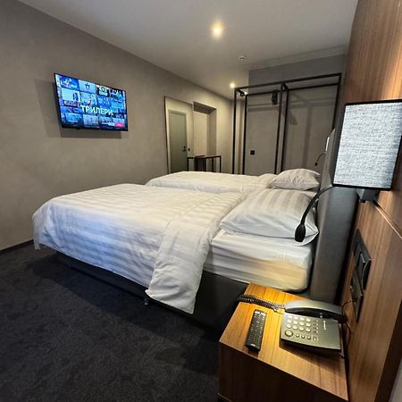 Alir Hotel Zsitomir Kültér fotó