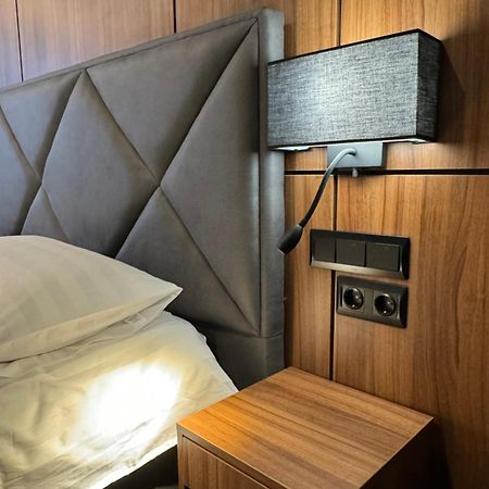 Alir Hotel Zsitomir Kültér fotó