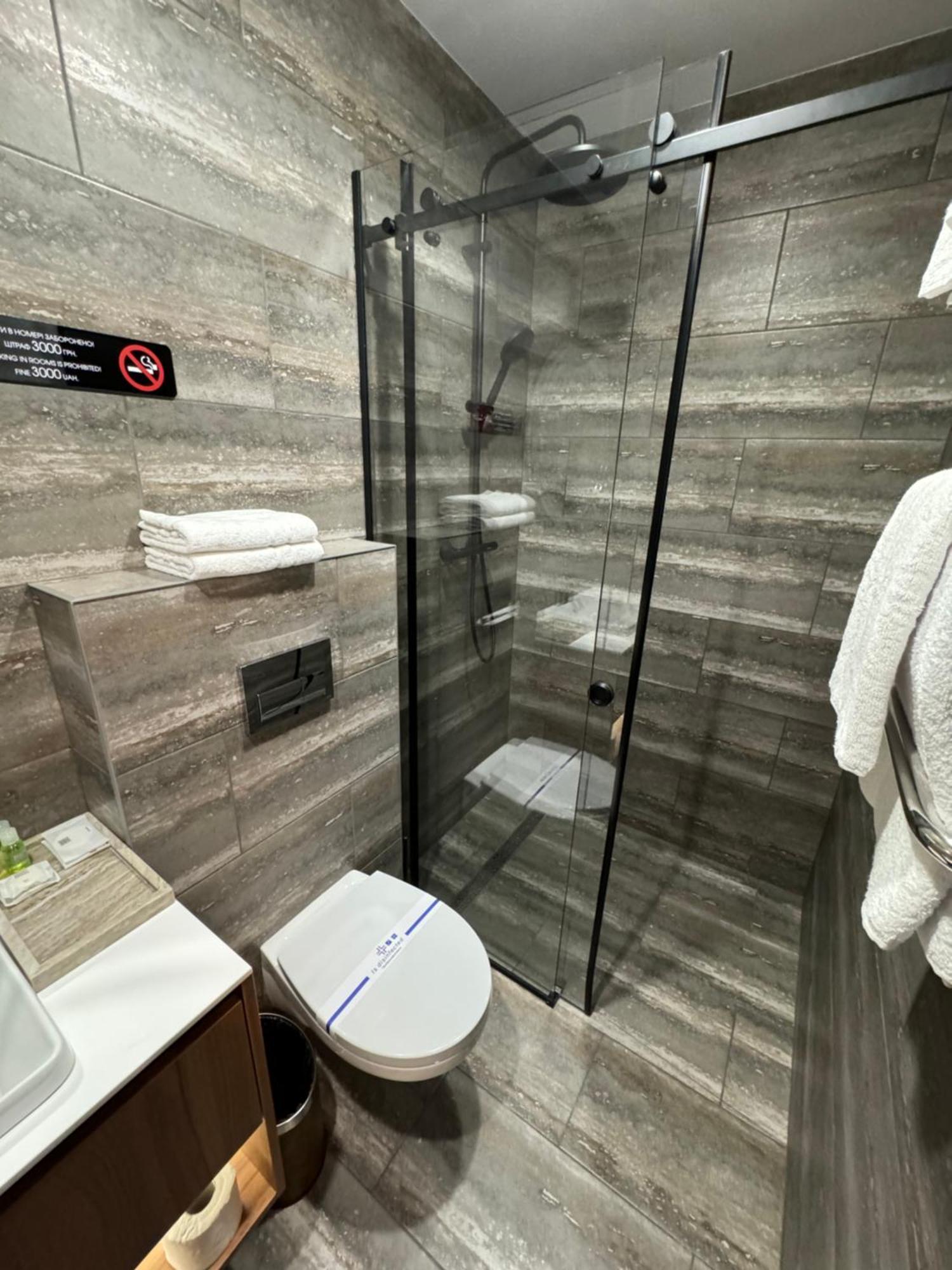 Alir Hotel Zsitomir Kültér fotó