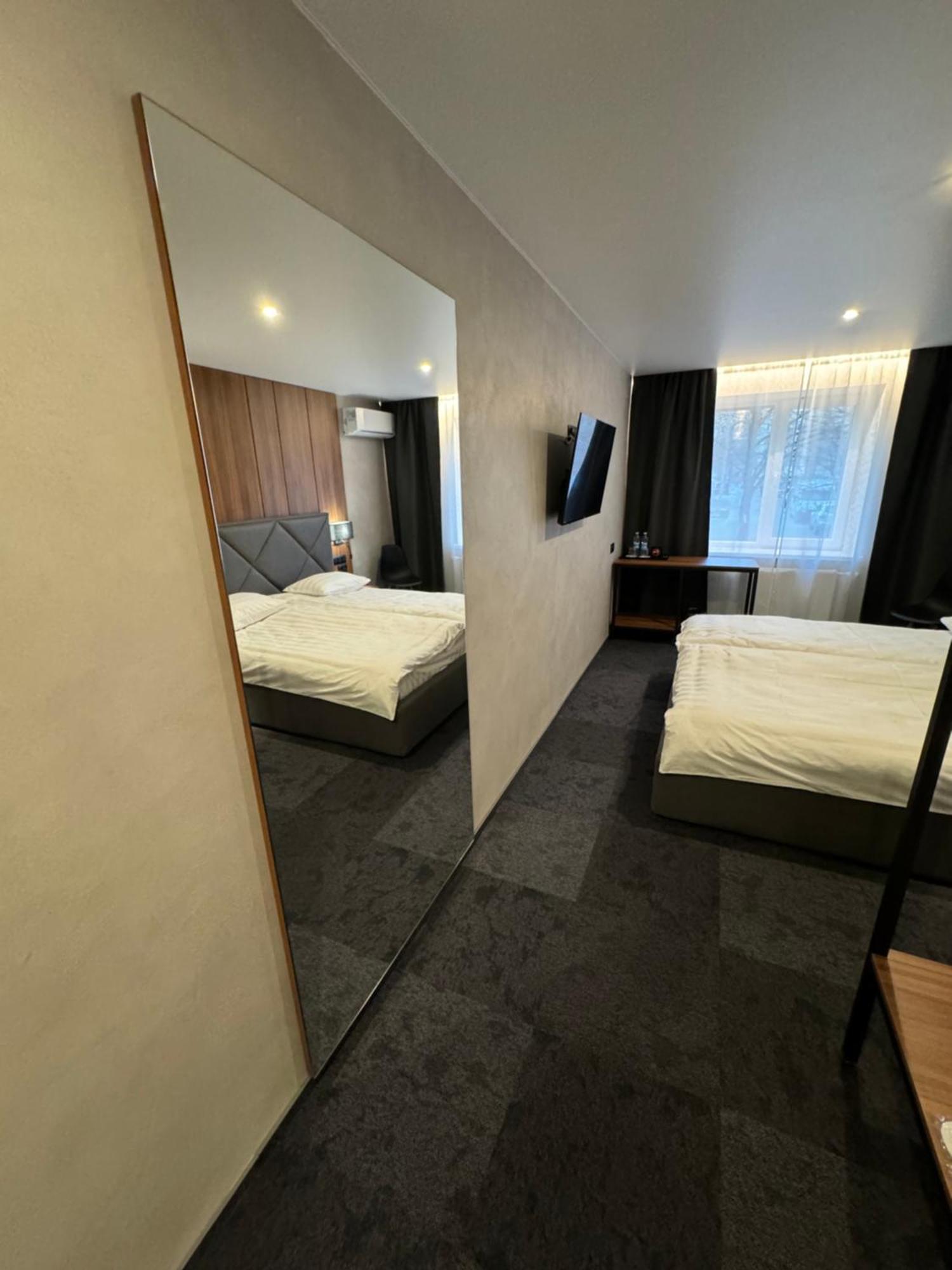 Alir Hotel Zsitomir Kültér fotó