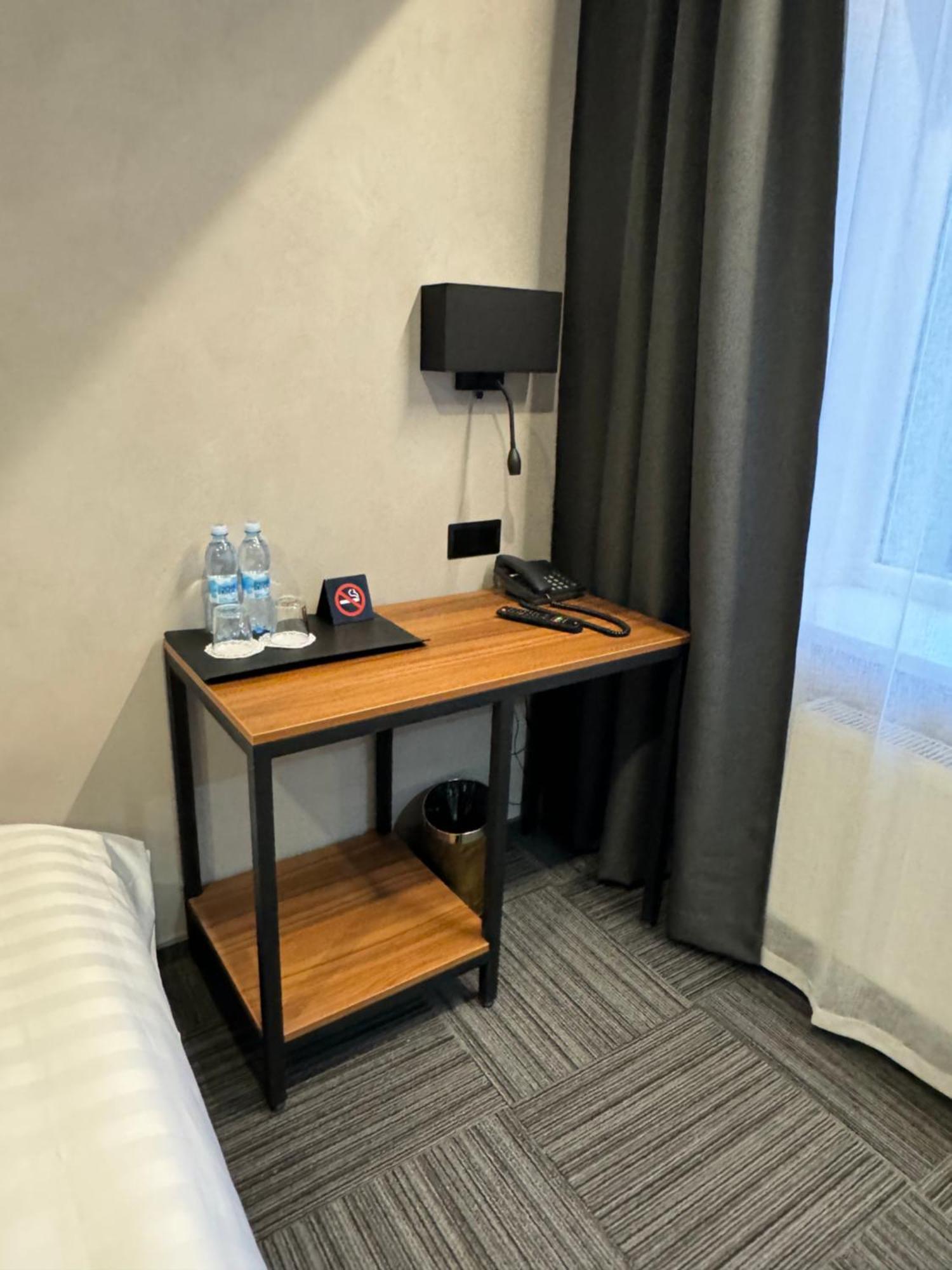 Alir Hotel Zsitomir Kültér fotó