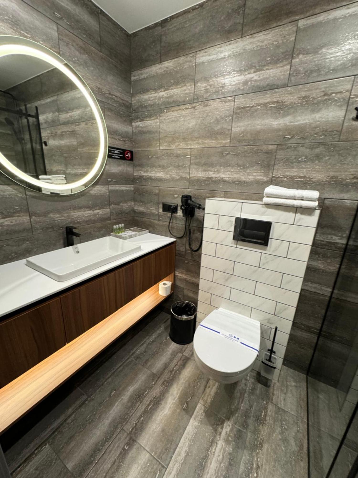 Alir Hotel Zsitomir Kültér fotó