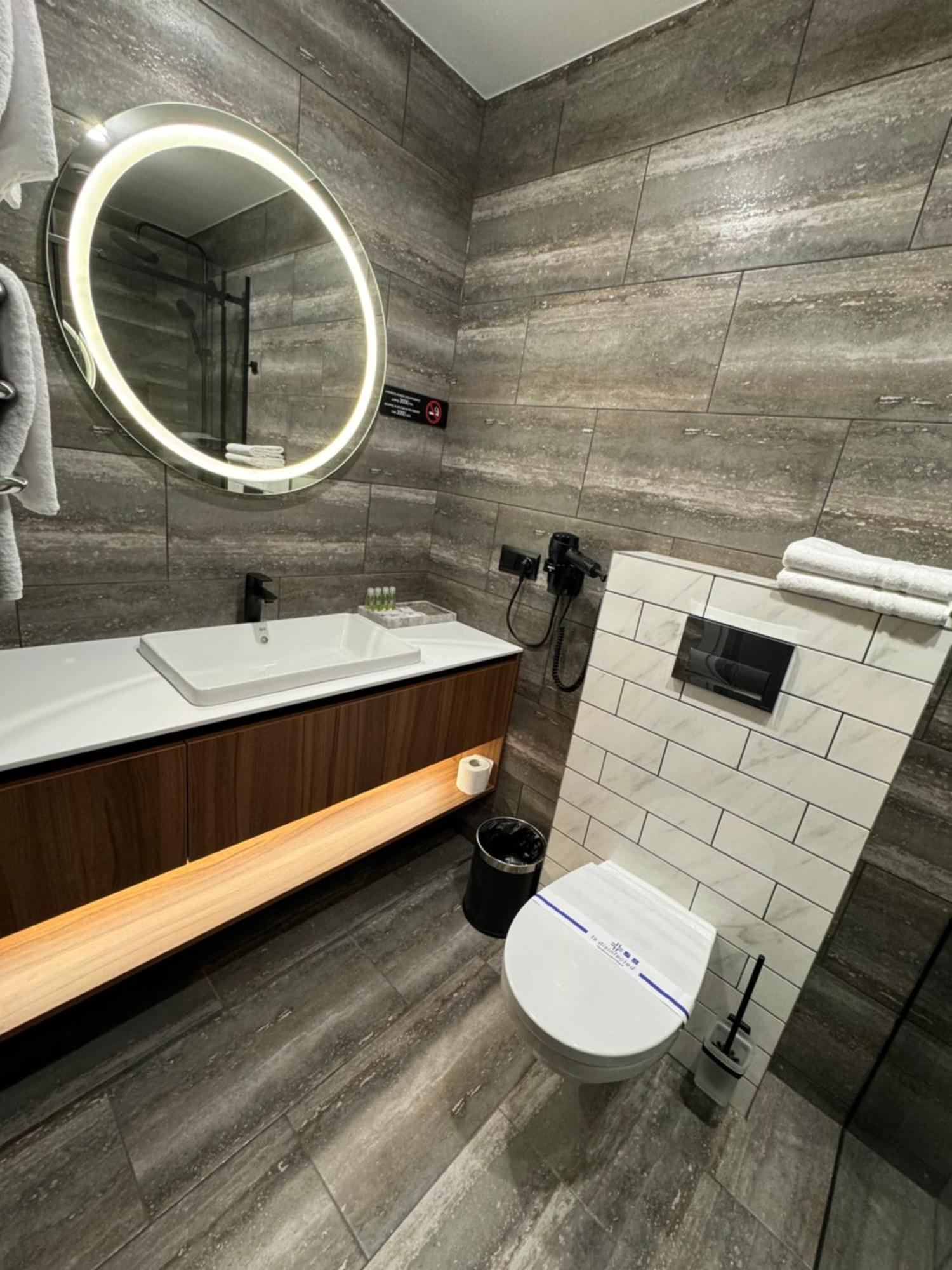 Alir Hotel Zsitomir Kültér fotó