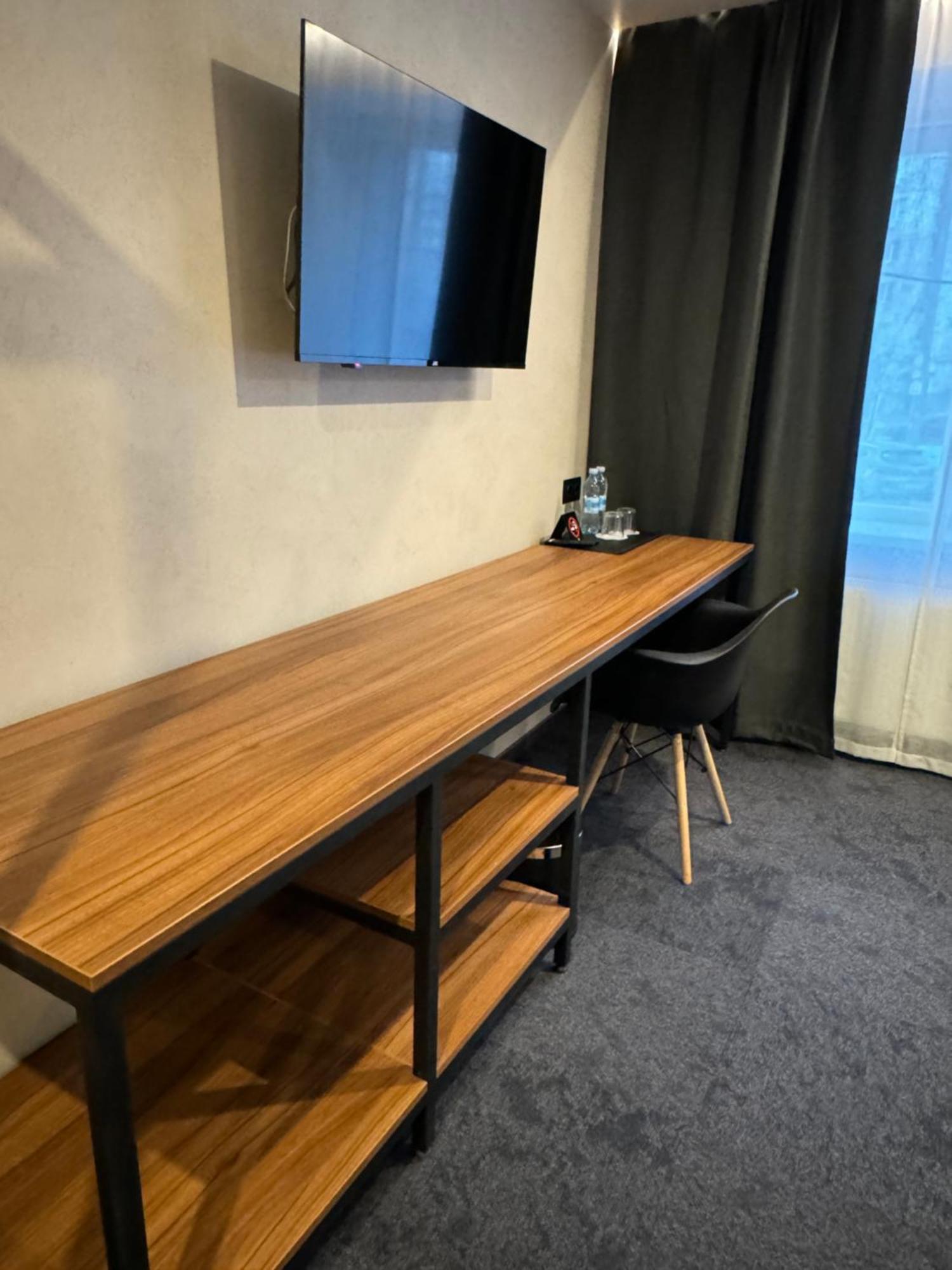Alir Hotel Zsitomir Kültér fotó