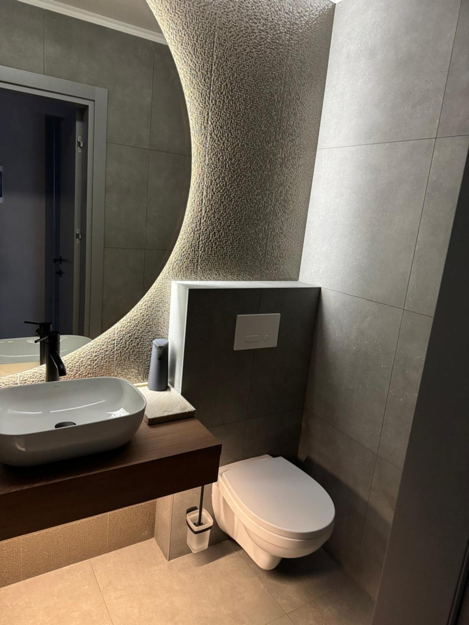 Alir Hotel Zsitomir Kültér fotó