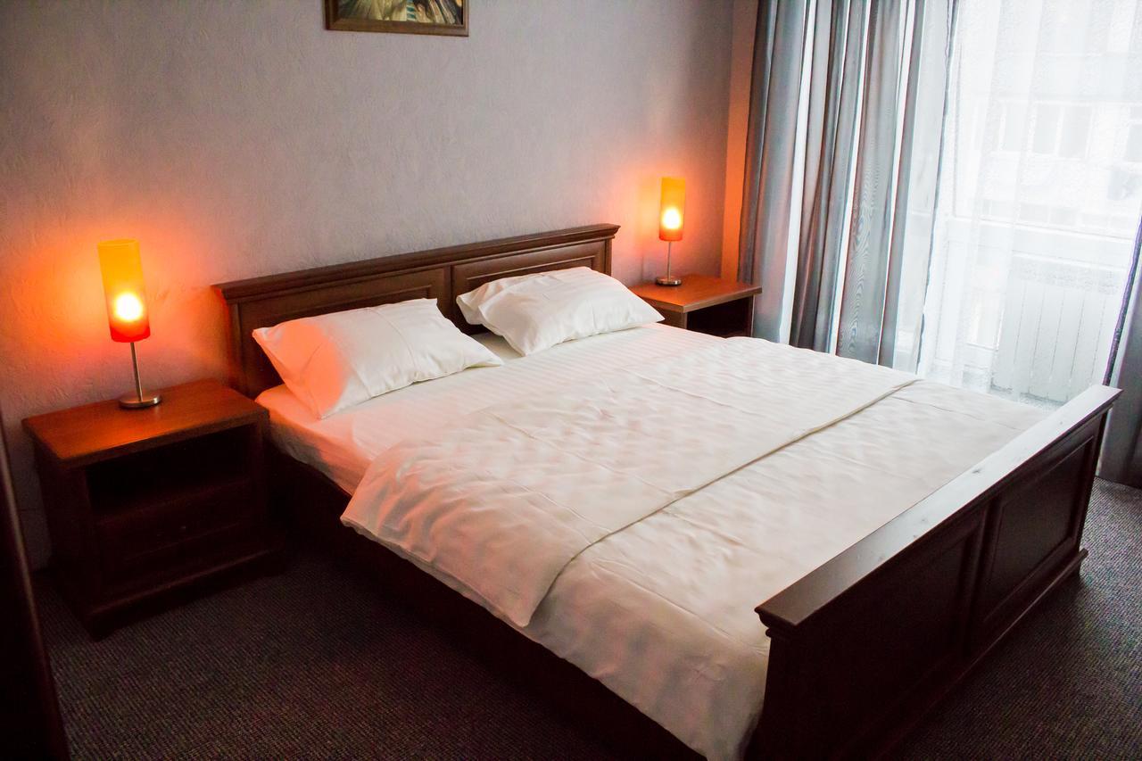 Alir Hotel Zsitomir Kültér fotó