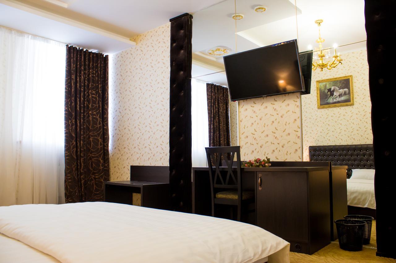 Alir Hotel Zsitomir Kültér fotó