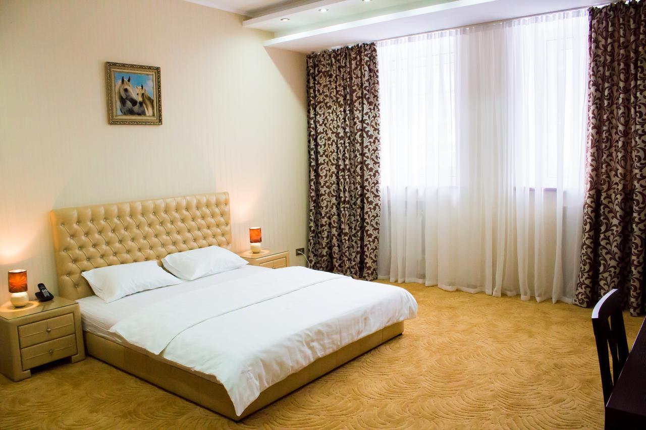 Alir Hotel Zsitomir Kültér fotó