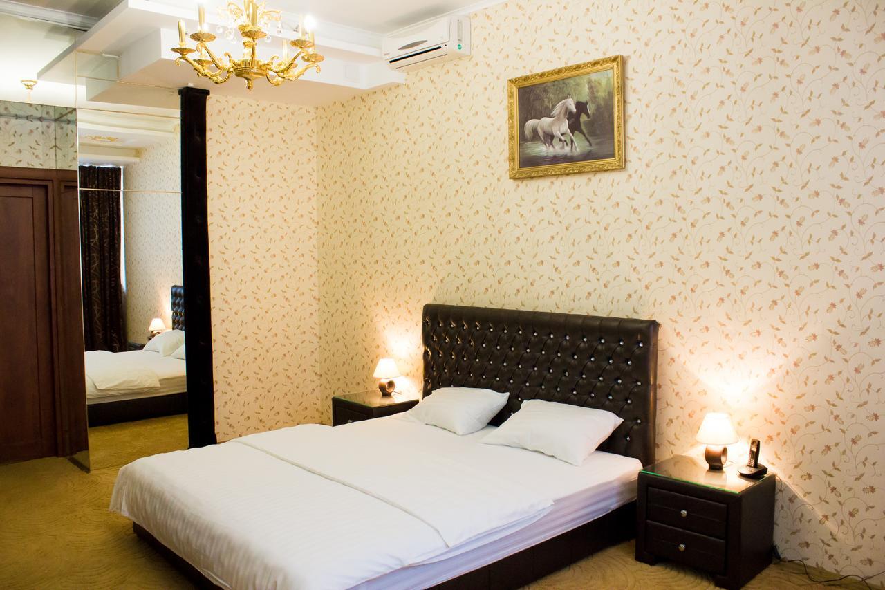 Alir Hotel Zsitomir Kültér fotó