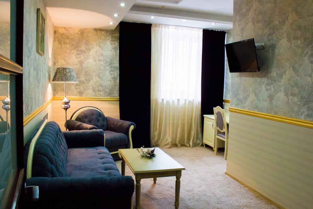 Alir Hotel Zsitomir Kültér fotó