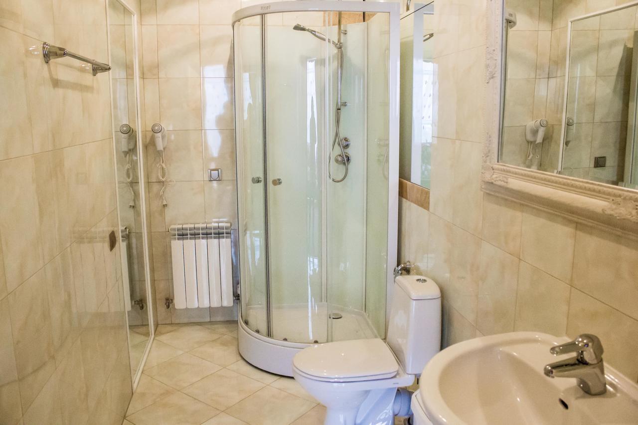 Alir Hotel Zsitomir Kültér fotó