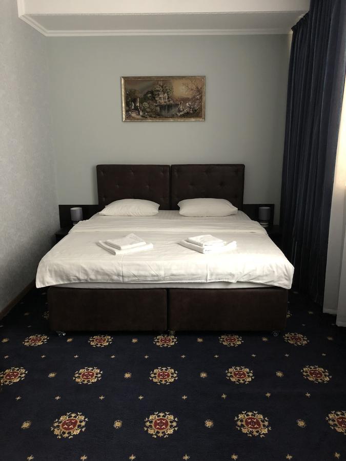 Alir Hotel Zsitomir Kültér fotó
